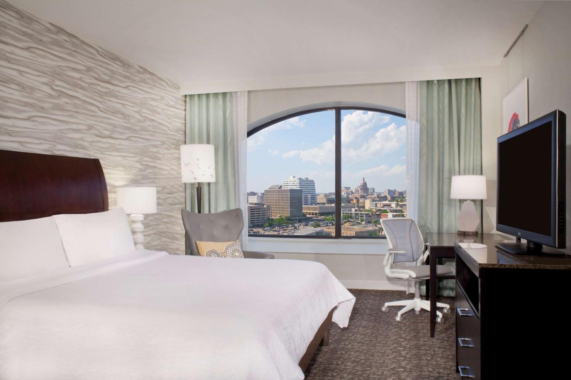 King Room City or Capitol View